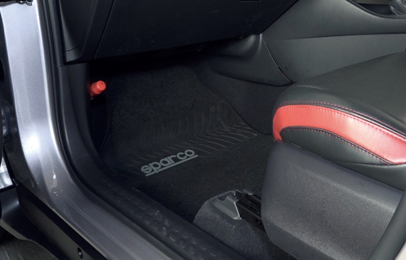 ラバーフロアマット