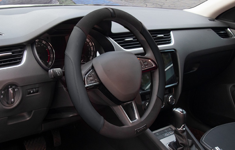 ステアリングカバー レザー＆スエード SPS103 Mサイズ